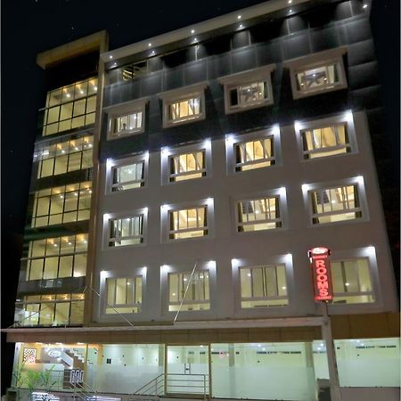 מלון Kochi Kenz Residency מראה חיצוני תמונה