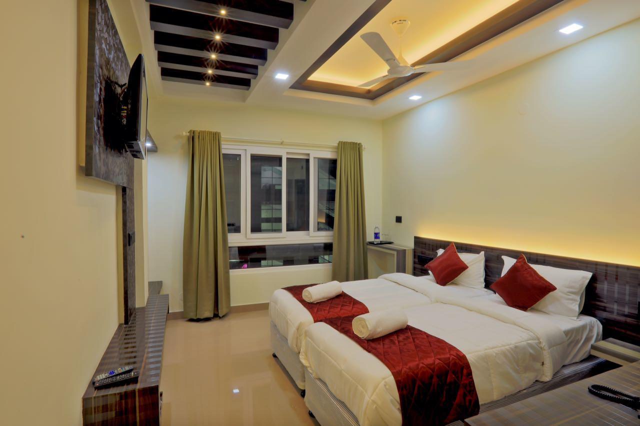 מלון Kochi Kenz Residency מראה חיצוני תמונה
