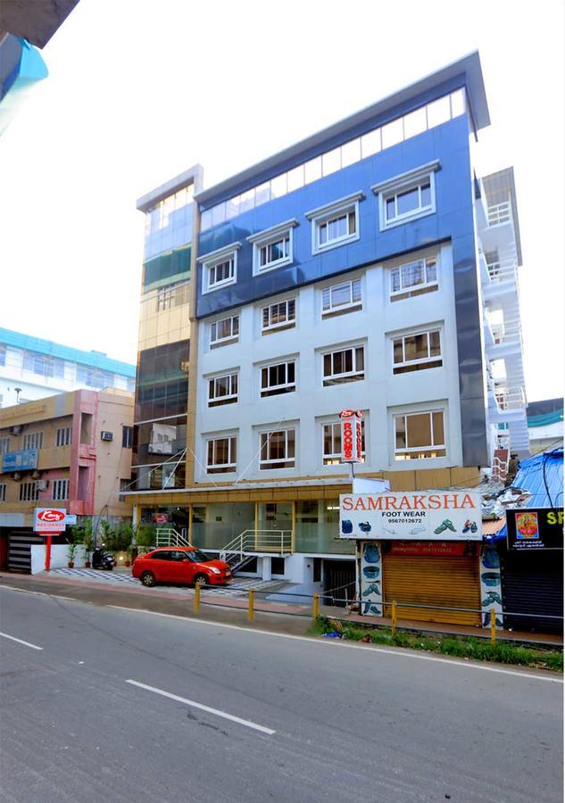 מלון Kochi Kenz Residency מראה חיצוני תמונה